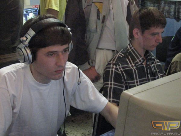 Слева игрок Classic (он же RadiFana?).