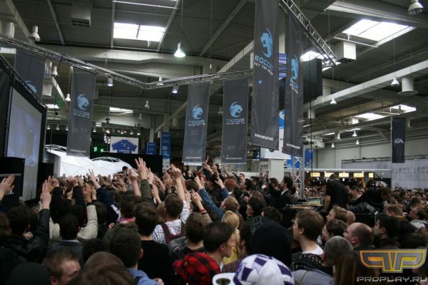  Roccat:  