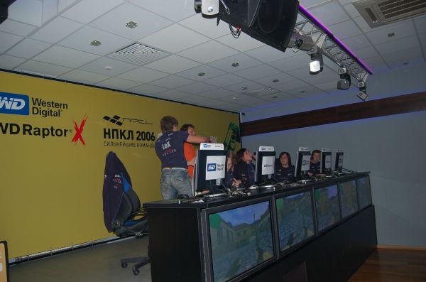 Virtus.pro занимают первое место....